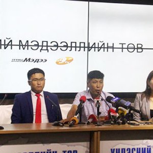 Багшийн цалинг нэмүүлэхийн төлөө ажиллаад нэг жил өнгөрлөө гэв