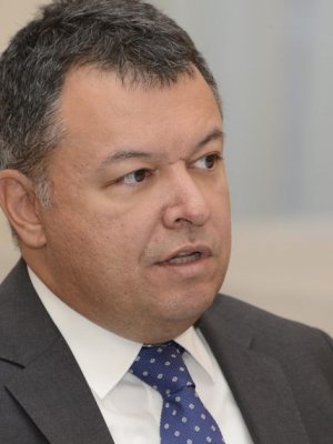 Туркын Элчин сайд Вейсел Акчайг эрэн сурвалжлагдаж байгаа гэмт хэрэгтэн гэв