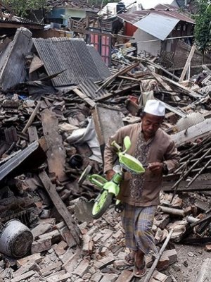 Газар хөдлөлтийн улмаас амиа алдсан хүмүүсийн тоо нэмэгджээ