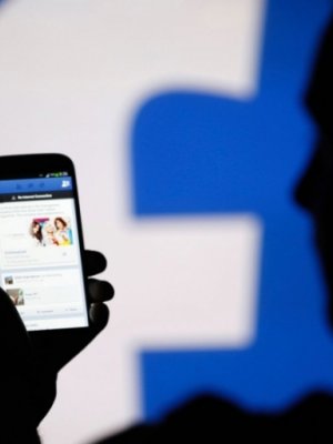 Фэйсбүүкээр залилан хийж байсан бүлэг этгээдийг баривчилжээ