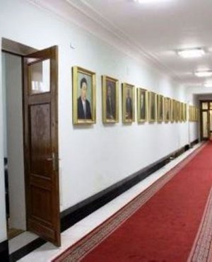 Ажлын байранд согтууруулах ундаа хэрэглэсэн долоон хүнийг халжээ