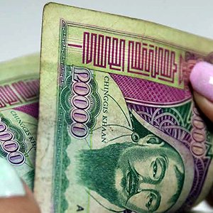 Долдугаар сард 87 тэрбум төгрөгийн хадгаламж татагджээ