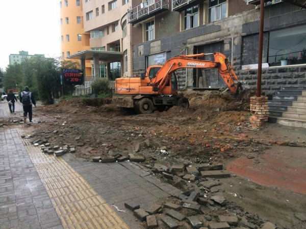 “ЛЯНЬ ХӨ” РЕСТОРАН ЗӨВШӨӨРӨЛГҮЙГЭЭР НИЙТИЙН ЭЗЭМШЛИЙН ТАЛБАЙГ СҮЙТГЭЖЭЭ