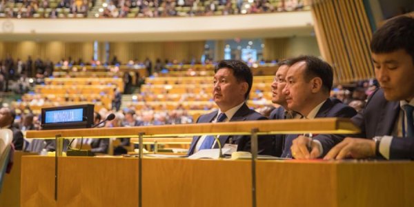 ЕРӨНХИЙ САЙД НҮБ-ЫН ЧУУЛГАНД ОРОЛЦОЖ, ҮГ ХЭЛНЭ