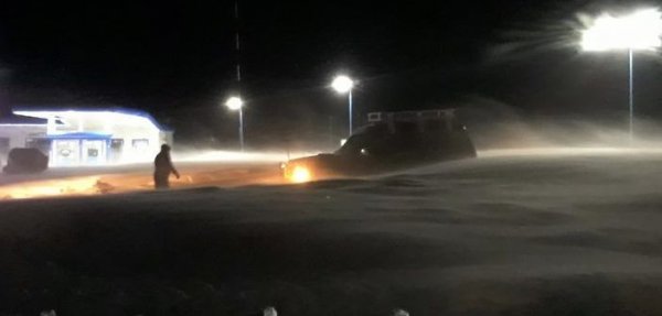 Цасан шуурга шуурч, хүйтрэхийг анхааруулж байна