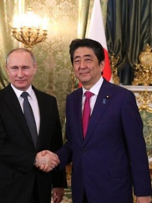 В.Путин, Ш.Абэ нар “Мazda”-гийн үйлдвэрт зочилно