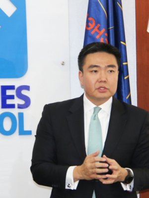 Б.Бямбасайхан: Эрсдэлийг бууруулахын тулд хэрхэн хамтарч ажиллах талаар хэлэлцлээ