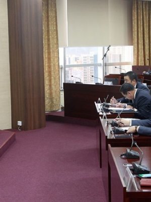 Cургууль, цэцэрлэгийн удирдлагатай уулзах үүрэг өглөө