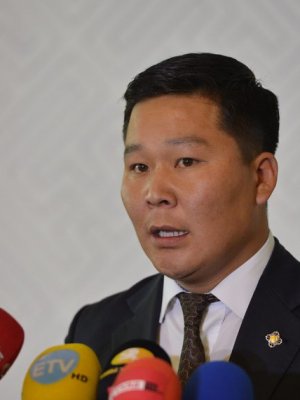 УИХ-ын гишүүн асан Д.Гантулгад холбогдох хэргийг прокурорт буцаажээ