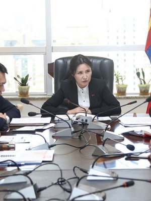 Нийслэлийн Засаг даргын орлогч Ш.Анхмаа Нийслэлийн Эрүүл мэндийн газарт ажиллалаа