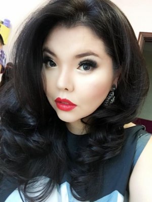 М.Нара дуучин Б.Амархүүгийн гар утсыг хулгайлсан уу?