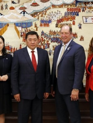 УИХ-ын дарга М.Энхболд: Манай орны олон мянган эмэгтэйчүүдэд ажлын байр бий болгохыг зорьж буйд талархаж байна