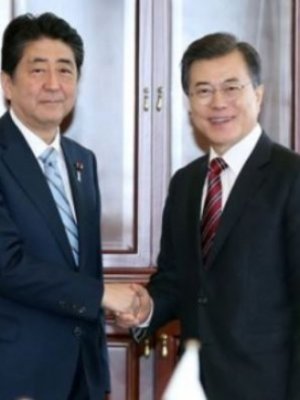 Мүн Жэ Ин болон Шинзо Абэ нар хоёр талын уулзалт хийнэ