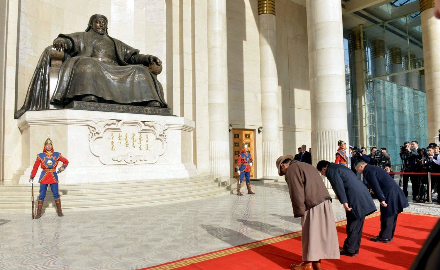 Ирэх сарын 8-нд бүх нийтээрээ амарна