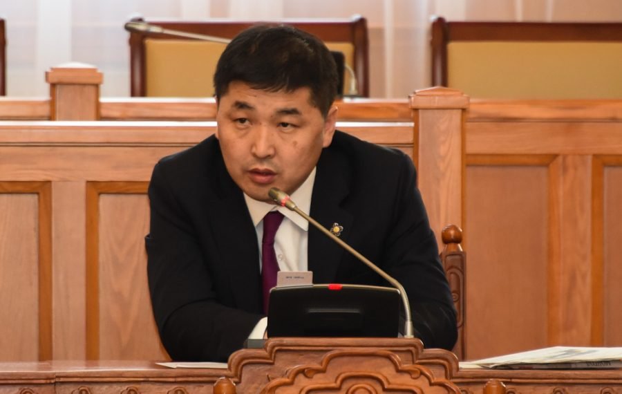 О.Баасанхүү: Ж.Бат-Эрдэнэ сайд Б.Махбалыгаа өмөөрч хариуцлага хүлээгээд байгаа юм уу