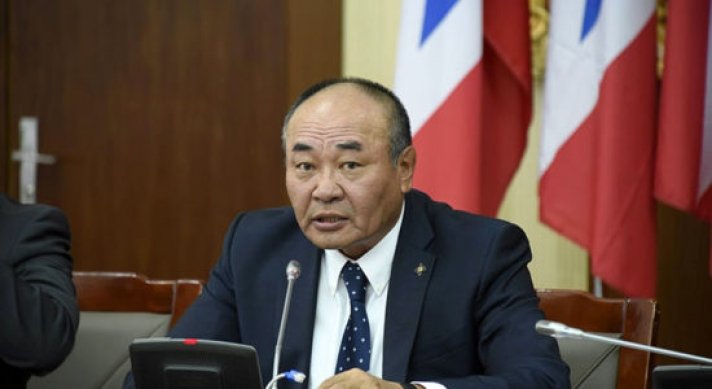 Д.Эрдэнэбат: Зээл тусламжийн хөрөнгийг ганц сайдын мэдэлд өгсөн нь хууль зөрчсөн