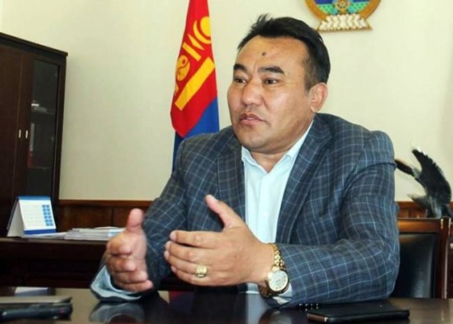 УИХ-ын гишүүн Д.Мурат Монгол төрийн сэнтийг бузарлаж дууслаа