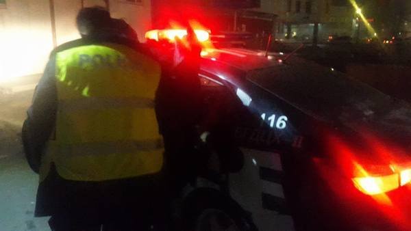 Нөхөрт нь хутга тулгаж, эхнэрийг нь авч зугтаажээ