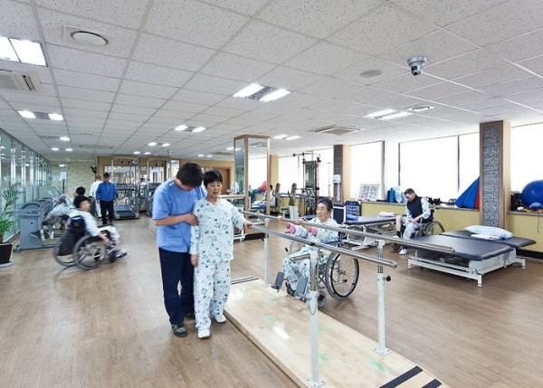 Сэрэмжлүүлэг: Монголын 22 иргэн БНСУ-ын эмнэлгийн үйлчилгээний талаар гомдол гаргажээ