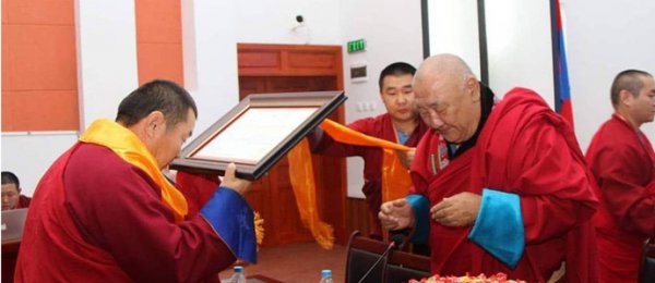 Лам нар 10-р богдын хойд дүрийг тодруулахын тулд Д.Чойжамц хамбыг хамба Номун хаанаар өргөмжиллөө