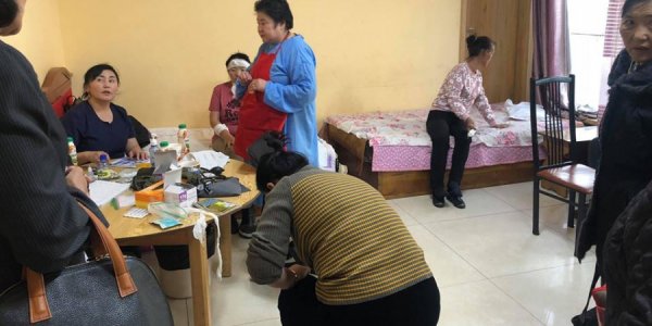 Зочид буудалд хануур эмчилгээ хийж байсныг таслан зогсоожээ