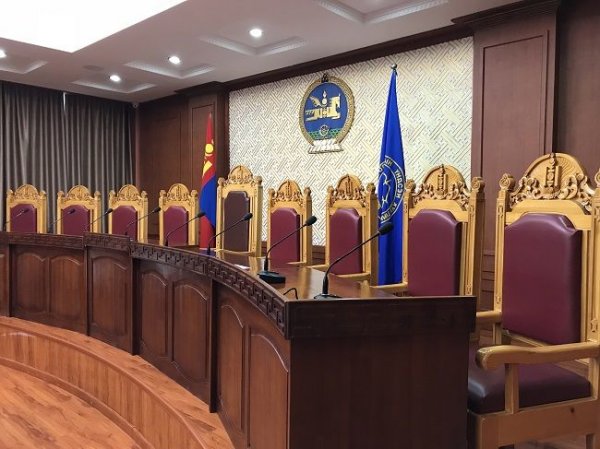 Үндсэн хуулийн цэцийн Их суудлын хуралдаан болно