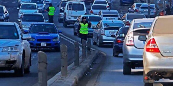 Өнөөдөр авто замын хөдөлгөөнийг 5 минут түр зогсооно