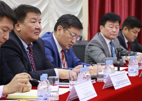 ЗТХ-ыэ сайд Я.Содбаатар нүүрс тээвэрлэгч АНН, жолоочдын ар гэрийнхэнтэй уулзав