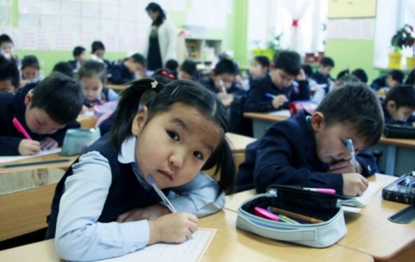 Утааны үеэр сурагчдыг амраахаар боллоо