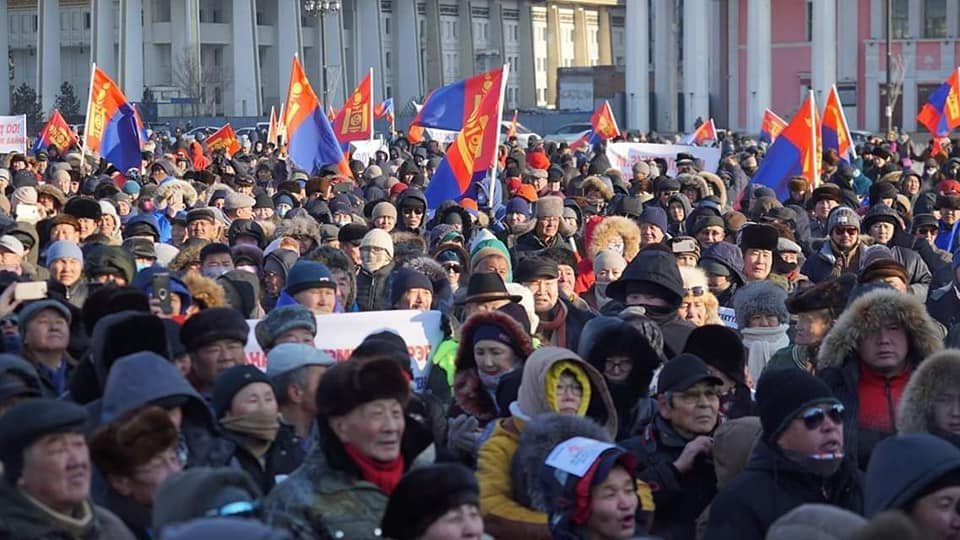 ФОТО: Төв талбайд цугласан иргэд...