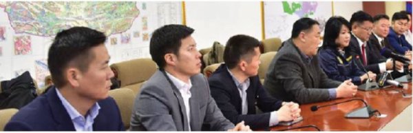 100-хан төгрөгийн “гавьяа”-г дарга булаацалдах нь ээ