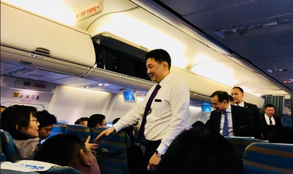 Ерөнхий сайд Япон улсыг зорьлоо