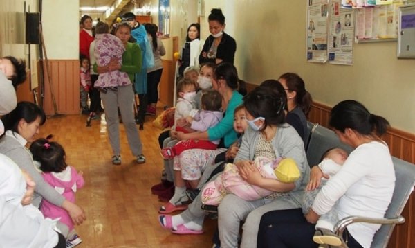 Эмнэлгүүд уртасгасан цагаар ажиллаж байна