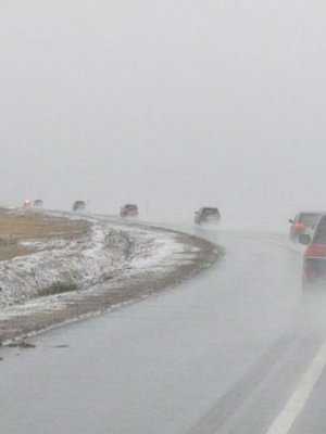 Цасан шуурга шуурч, хүйтрэхийг анхааруулж байна