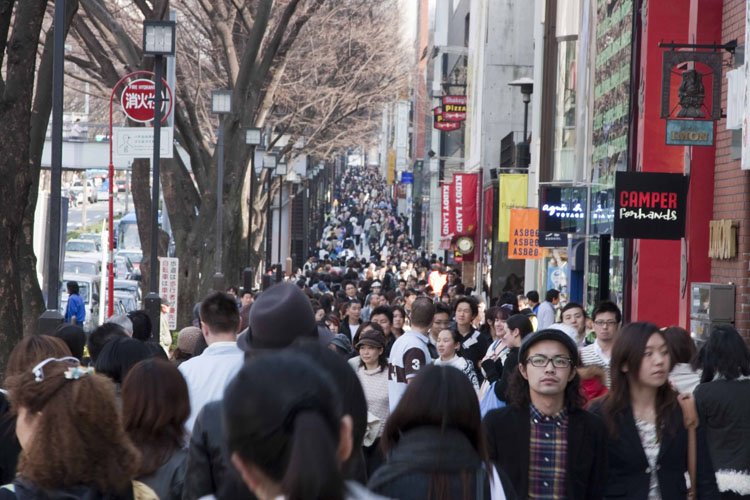 Энхийн цагт эх орноосоо татгалзсан хагас мянган иргэдээсээ уучлалт хүсье...
