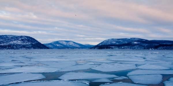 Гол мөрний мөсөн дээгүүр зорчихгүй байхыг анхааруулж байна