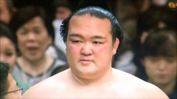 Хацү башё: Аварга Кисеносато гурав дараалан уналаа