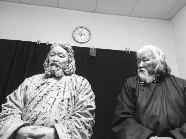 2019 оны Нобелийн шагналд Д.Урианхай нэр дэвшинэ