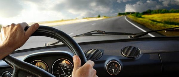 Жолооч нар машин барих үеийн 10 хувьд замаа хардаггүй