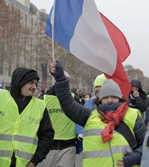 Эсэргүүцлийн ажиллагааг үргэлжлүүлэхийг дэмжиж буй францчуудын тоо нэмэгджээ
