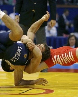 Чөлөөт бөхийн аваргын тэмцээн хойшиллоо