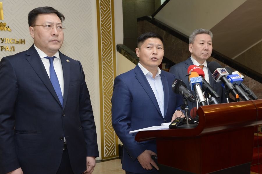 Стратегийн ордуудыг нийтийн өмчид авахыг төрийн өндөрлөгүүдээс шаардав