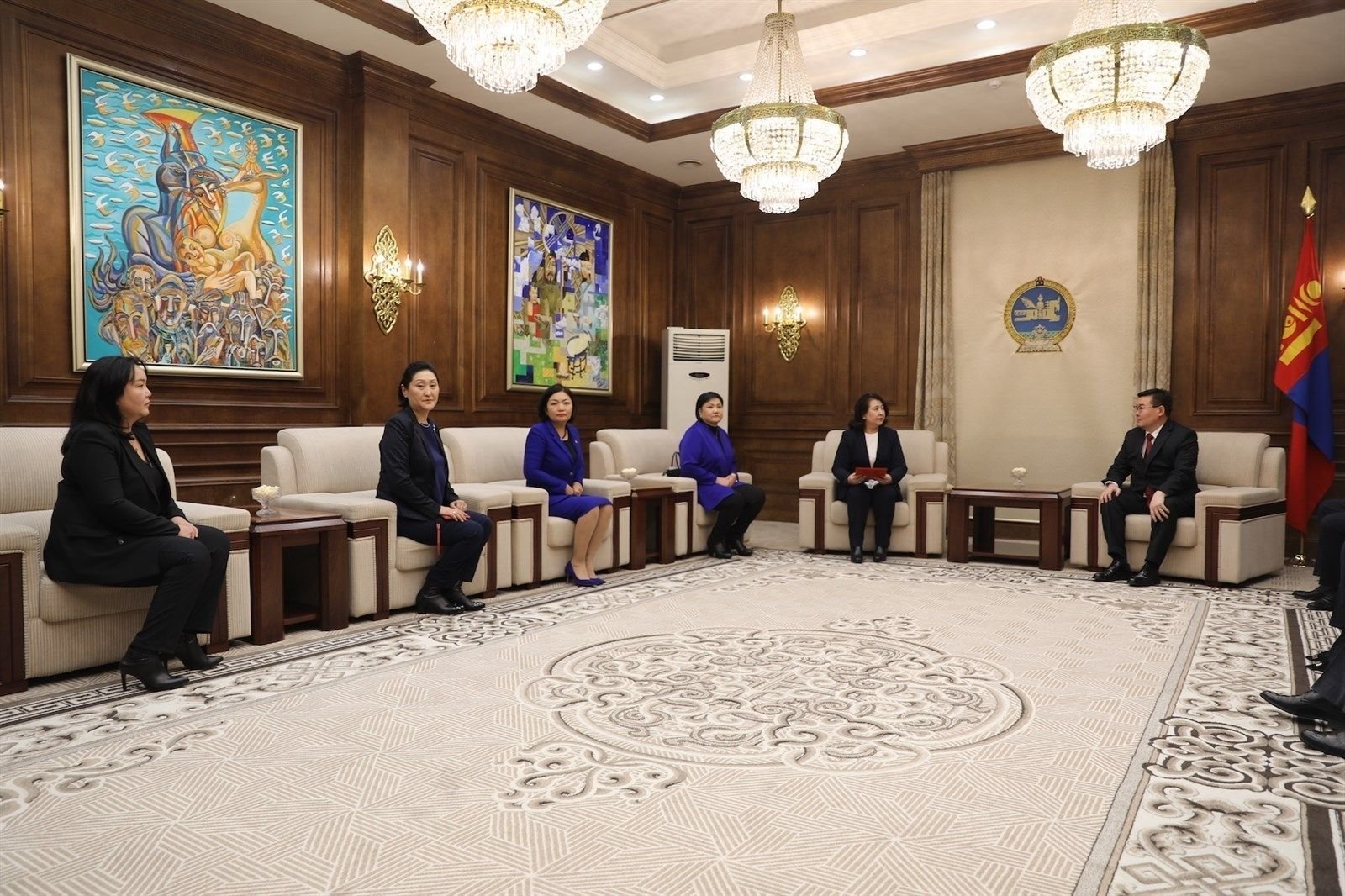 Хувь тэнцүүлсэн тэтгэврийг нэмэгдүүлэх хуулийн төсөл өргөн барилаа