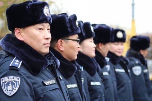 Цагдаагийнхан өндөржүүлсэн бэлэн байдлаас буулаа