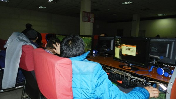 Цаг хэтрүүлэн ажилласан цахим тоглоомын газруудын төв серверийг хаана