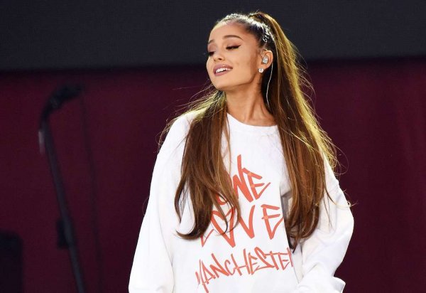 Ариана Гранде “The Beatles” хамтлагийн амжилтыг давтжээ