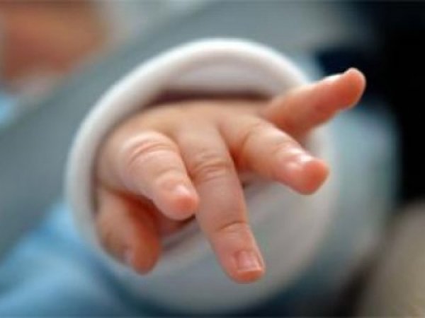 Нярай охиноо зочид буудалд хаясан эх олдоогүй байна