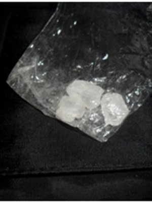 Гаалийнхан хилээр мансууруулах бодис нэвтрүүлэхийг завдсан этгээдийг илрүүлжээ