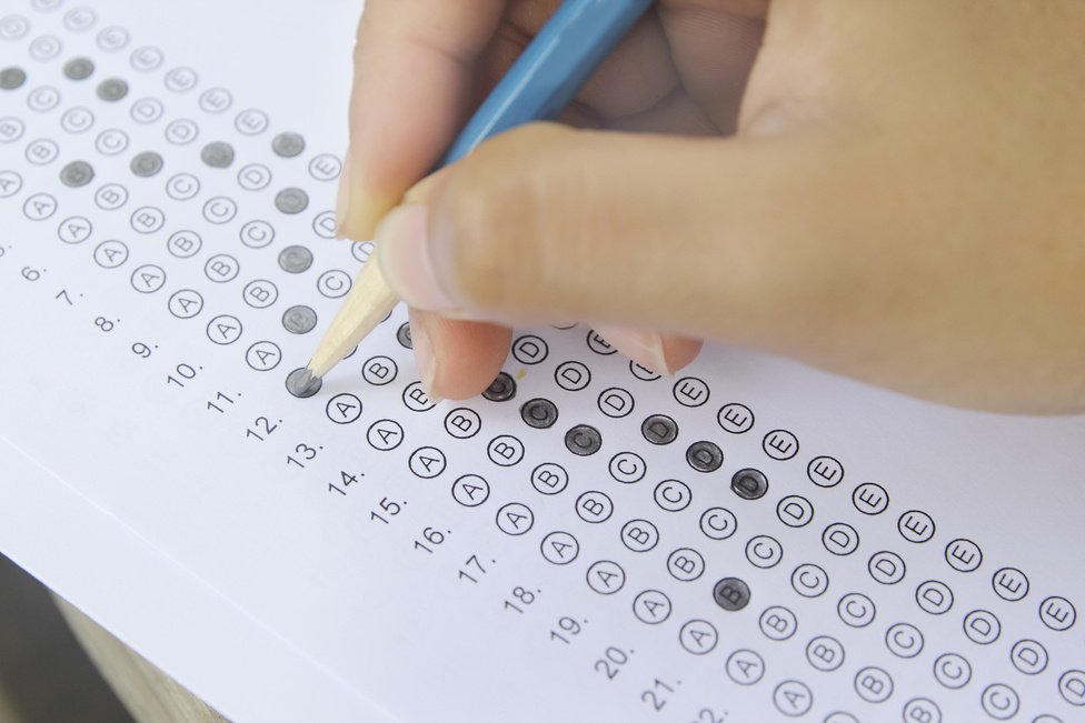 ЭЕШ: Монгол хэл бичгийн шалгалт өнөөдөр 12:00 цагаас эхэлнэ