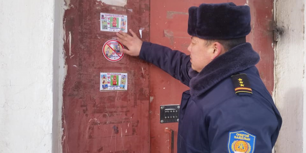 Барилгуудын орц, гарц дээр урьдчилан сэргийлэх сэрэмжлүүлэг, санамж байршуулж байна